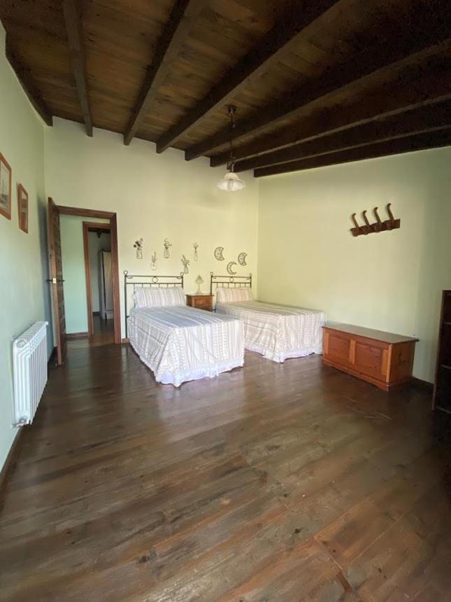 Espaciosa Y Elegante Casa Rural En 洛斯马里恩 外观 照片