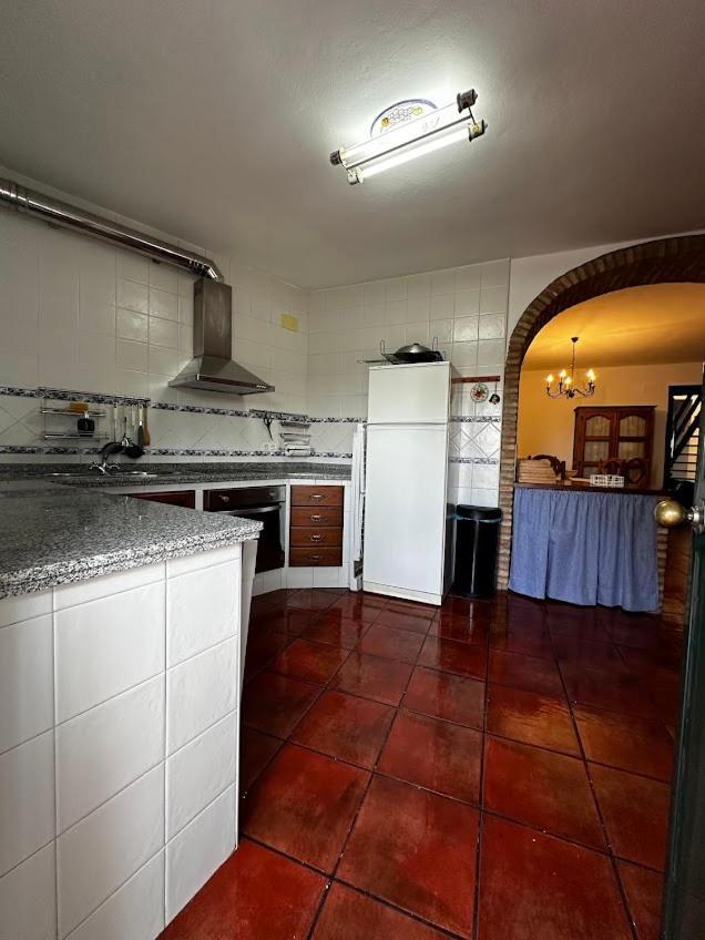 Espaciosa Y Elegante Casa Rural En 洛斯马里恩 外观 照片