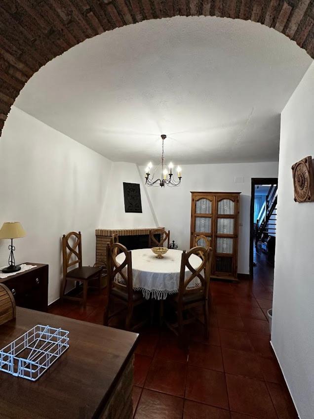 Espaciosa Y Elegante Casa Rural En 洛斯马里恩 外观 照片