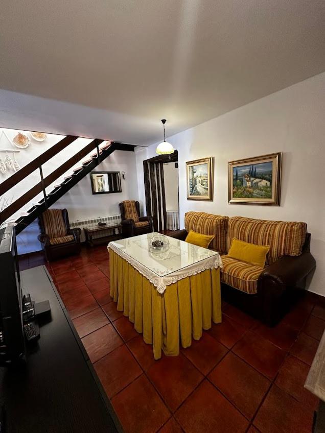 Espaciosa Y Elegante Casa Rural En 洛斯马里恩 外观 照片