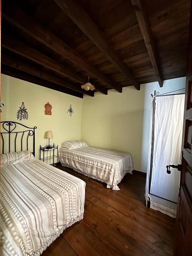 Espaciosa Y Elegante Casa Rural En 洛斯马里恩 外观 照片