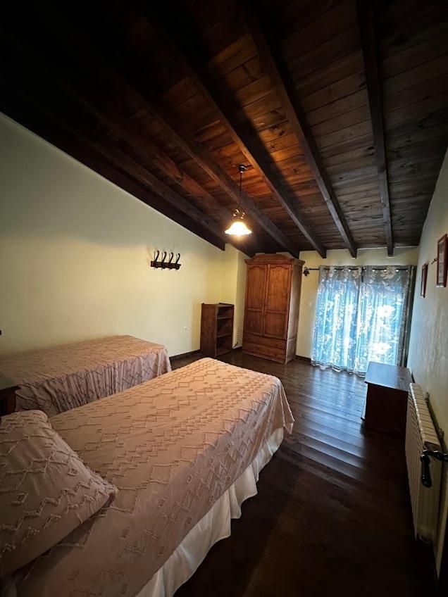 Espaciosa Y Elegante Casa Rural En 洛斯马里恩 外观 照片