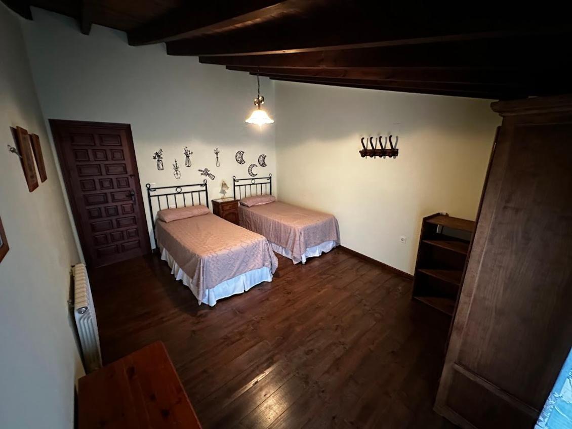 Espaciosa Y Elegante Casa Rural En 洛斯马里恩 外观 照片